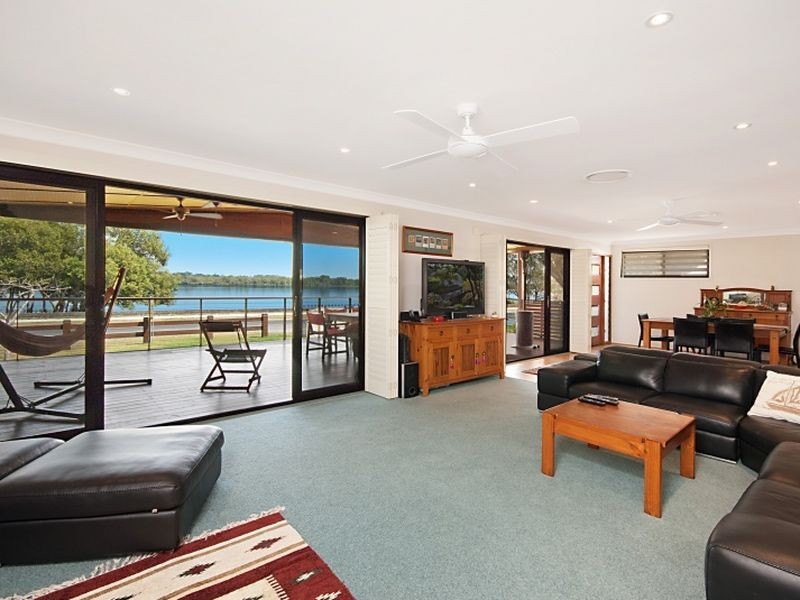 22 Marandowie Drive, Iluka NSW 2466