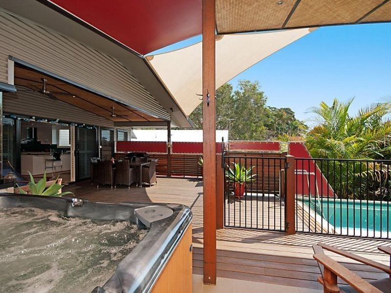 22 Marandowie Drive, Iluka NSW 2466