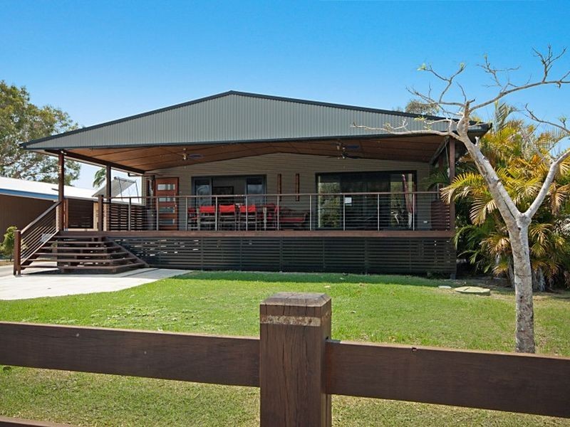22 Marandowie Drive, Iluka NSW 2466