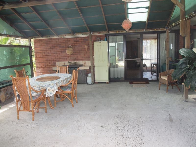1 Ballanda Crescent, Iluka NSW 2466