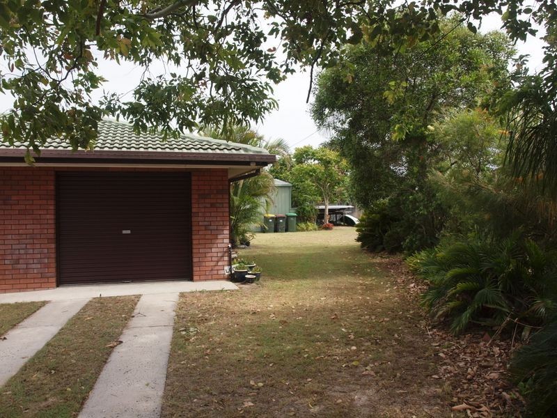 1 Ballanda Crescent, Iluka NSW 2466