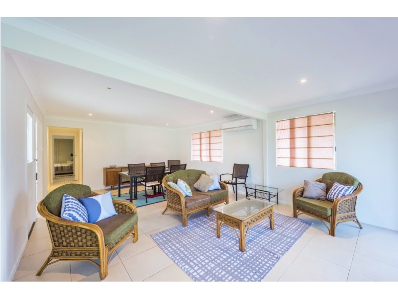 1/32 Queen Lane, Iluka NSW 2466