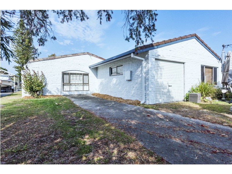 1/32 Queen Lane, Iluka NSW 2466