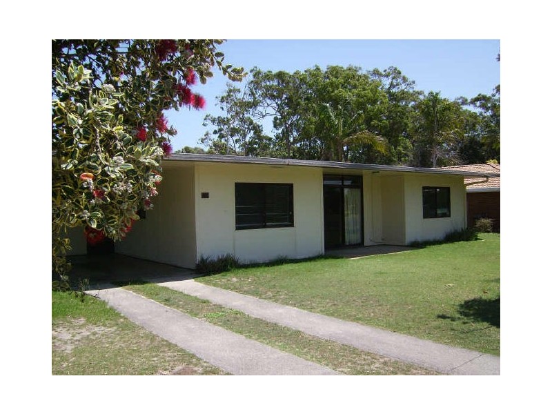 28 Loxton Avenue, Iluka NSW 2466