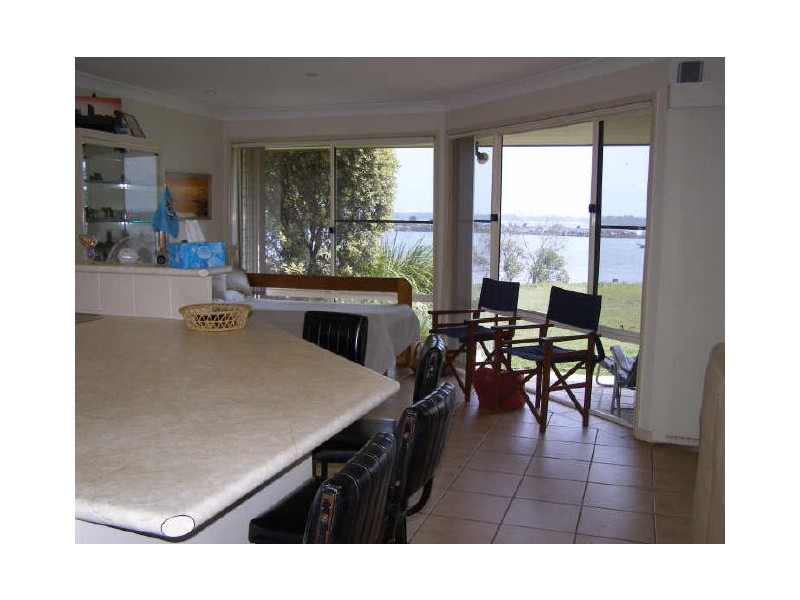 2/20 Queen Lane, Iluka NSW 2466