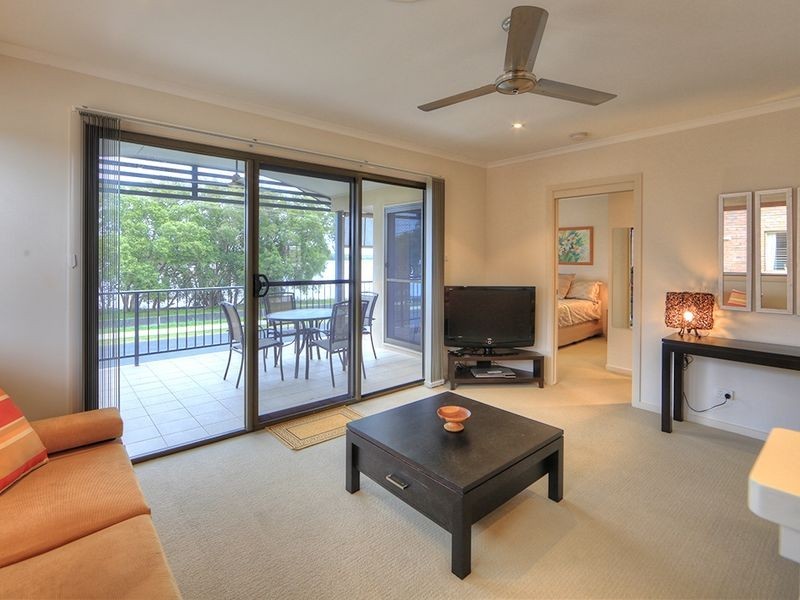 38 Marandowie Drive, Iluka NSW 2466