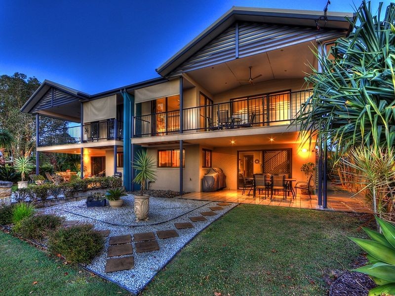 2/38 Marandowie Drive, Iluka NSW 2466