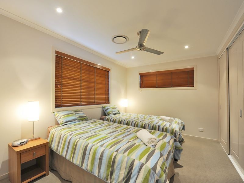 2/38 Marandowie Drive, Iluka NSW 2466