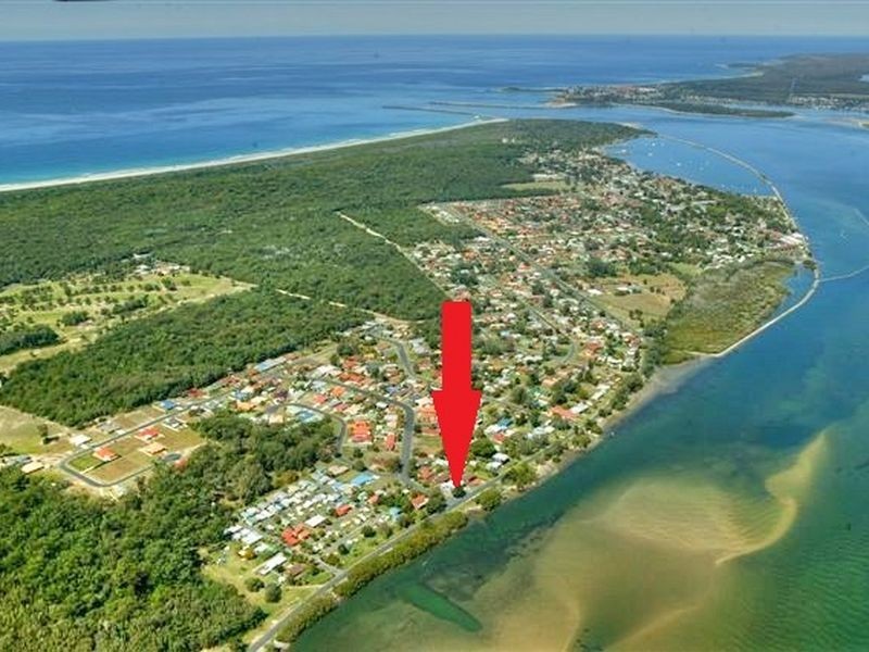 2/38 Marandowie Drive, Iluka NSW 2466