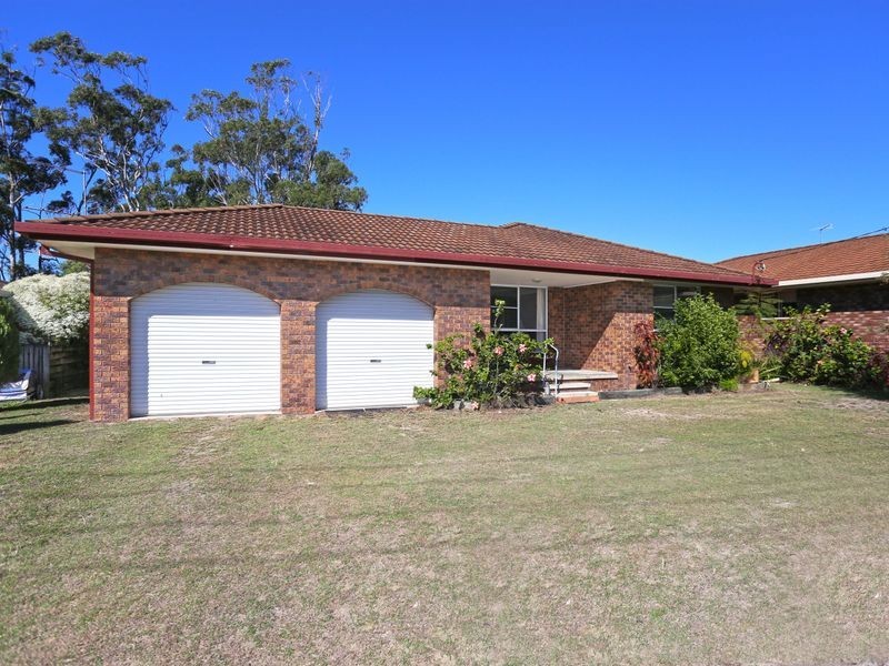 8 Gundaroo Crescent, Iluka NSW 2466