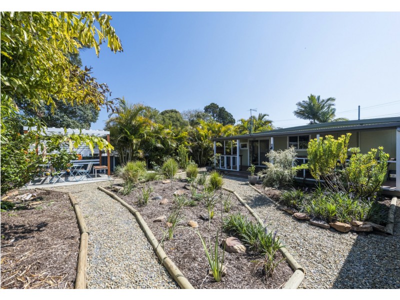 6 Loxton Avenue, Iluka NSW 2466