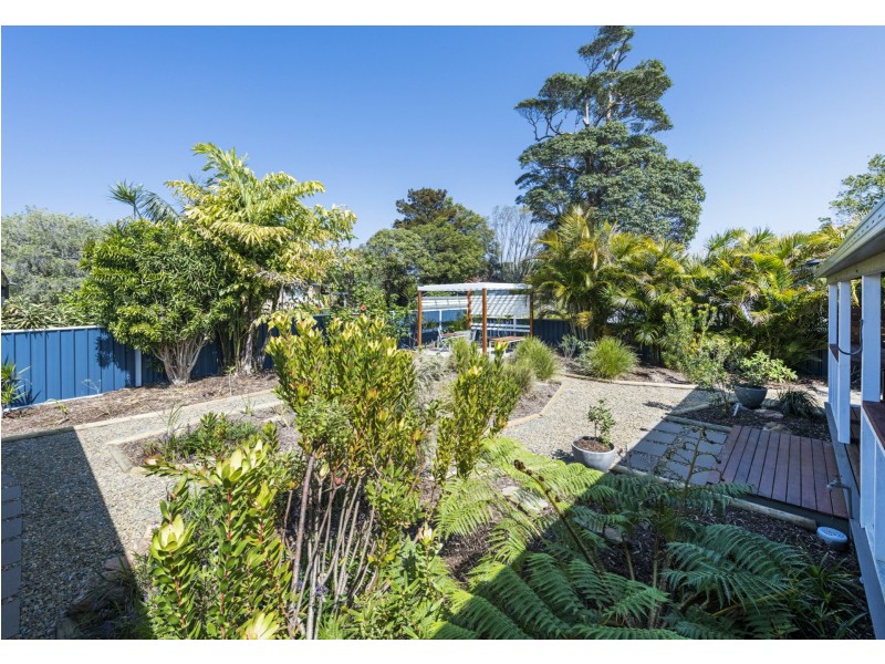 6 Loxton Avenue, Iluka NSW 2466