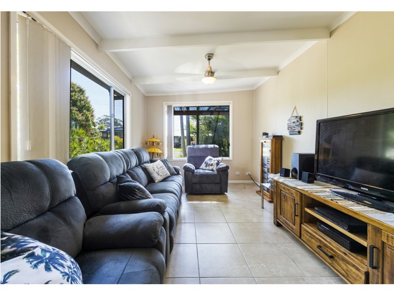 6 Loxton Avenue, Iluka NSW 2466