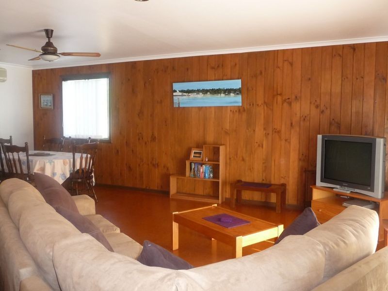 8 Ballanda Crescent, Iluka NSW 2466