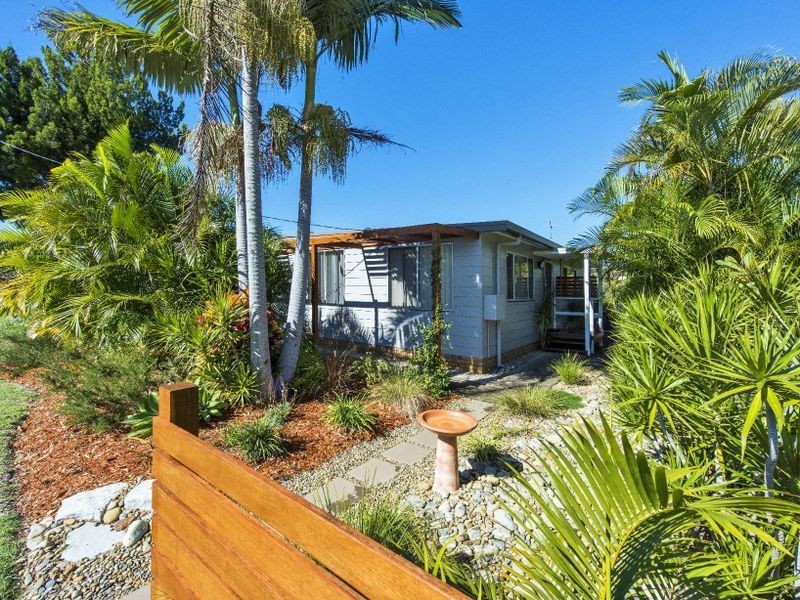 6 Loxton Avenue, Iluka NSW 2466