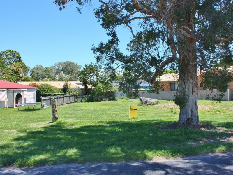 12 Loxton Avenue, Iluka NSW 2466