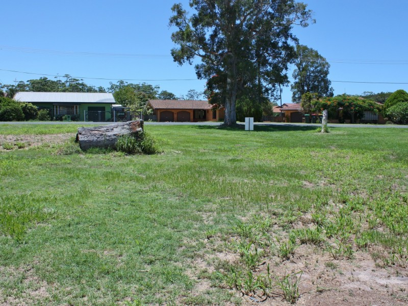 12 Loxton Avenue, Iluka NSW 2466