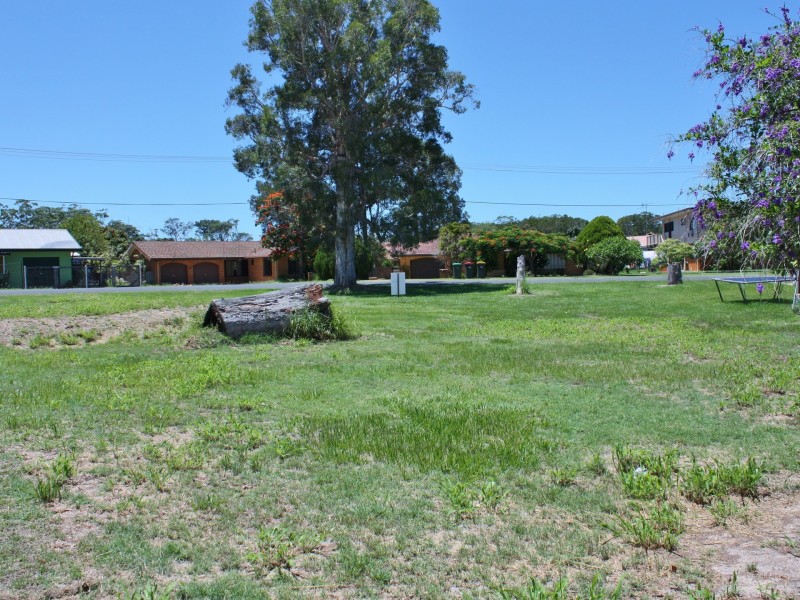 12 Loxton Avenue, Iluka NSW 2466