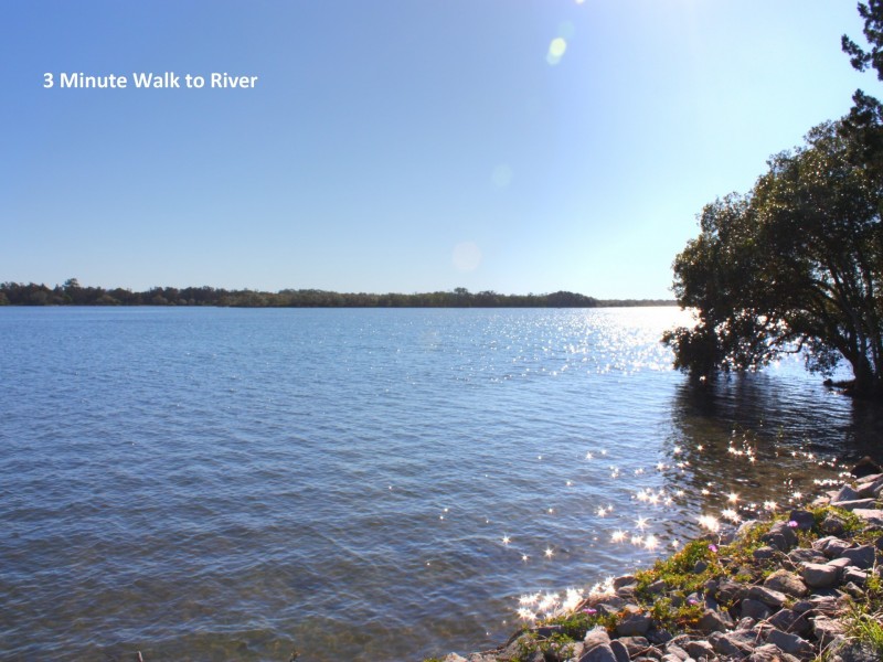 21 Loxton Avenue, Iluka NSW 2466