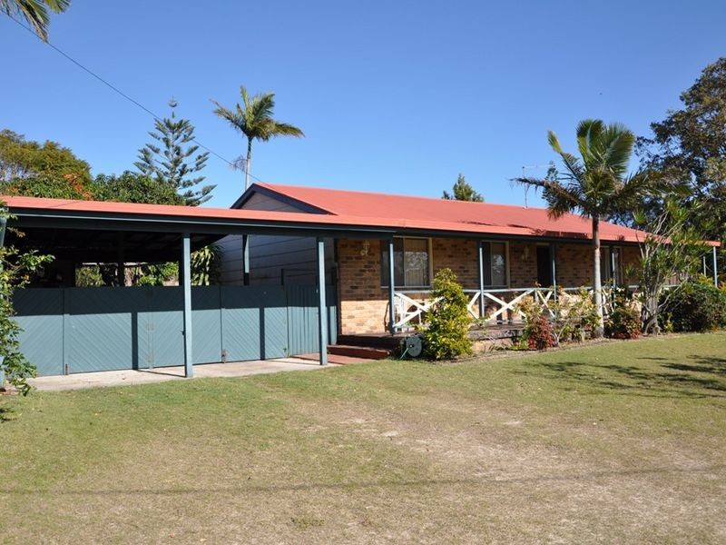 8 Ballanda Crescent, Iluka NSW 2466