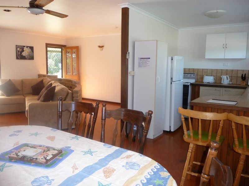 8 Ballanda Crescent, Iluka NSW 2466