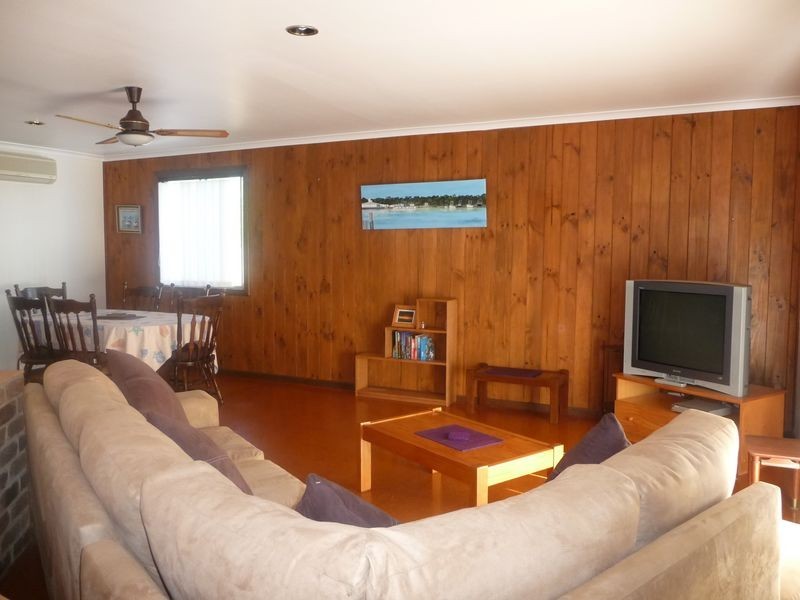 8 Ballanda Crescent, Iluka NSW 2466