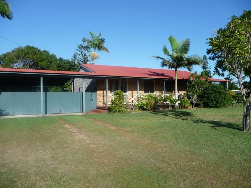 8 Ballanda Crescent, Iluka NSW 2466