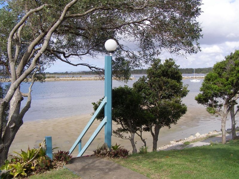 1/32 Queen Lane, Iluka NSW 2466