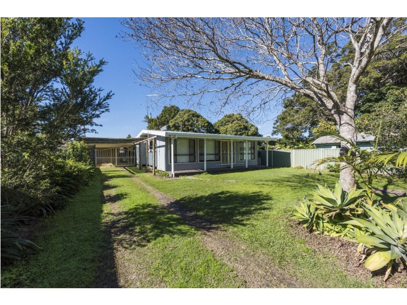 34 Marandowie Drive, Iluka NSW 2466