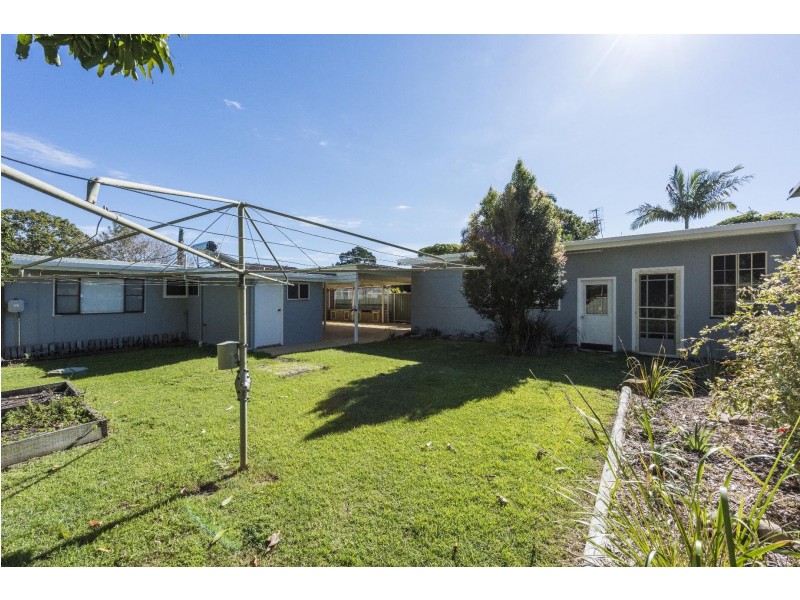 34 Marandowie Drive, Iluka NSW 2466