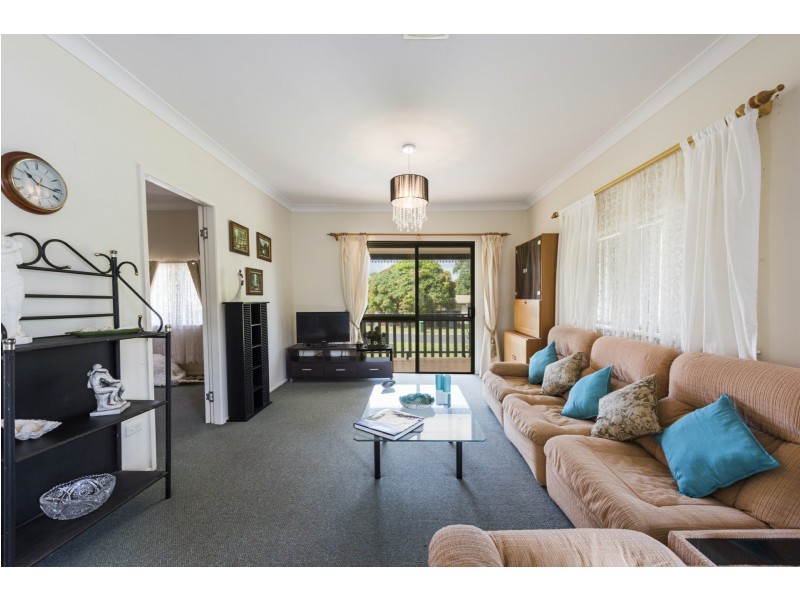 11 Loxton Avenue, Iluka NSW 2466