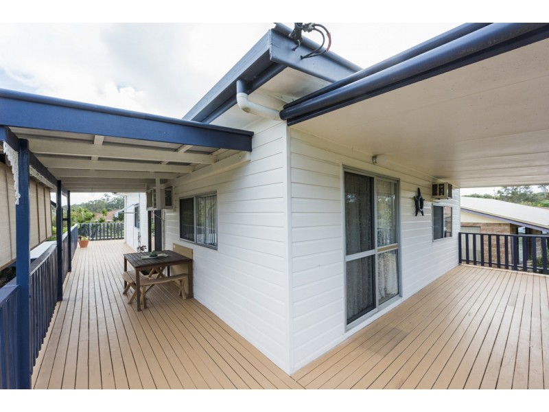 11 Loxton Avenue, Iluka NSW 2466