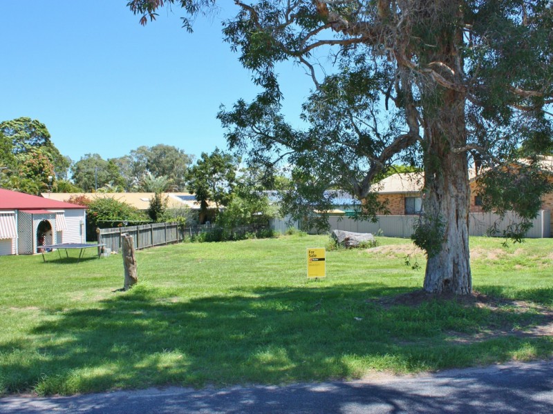 12 Loxton Avenue, Iluka NSW 2466