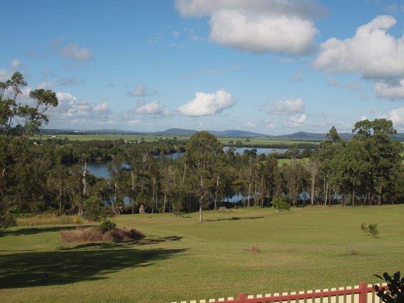 11 Waterview Crescent, Woombah NSW 2469