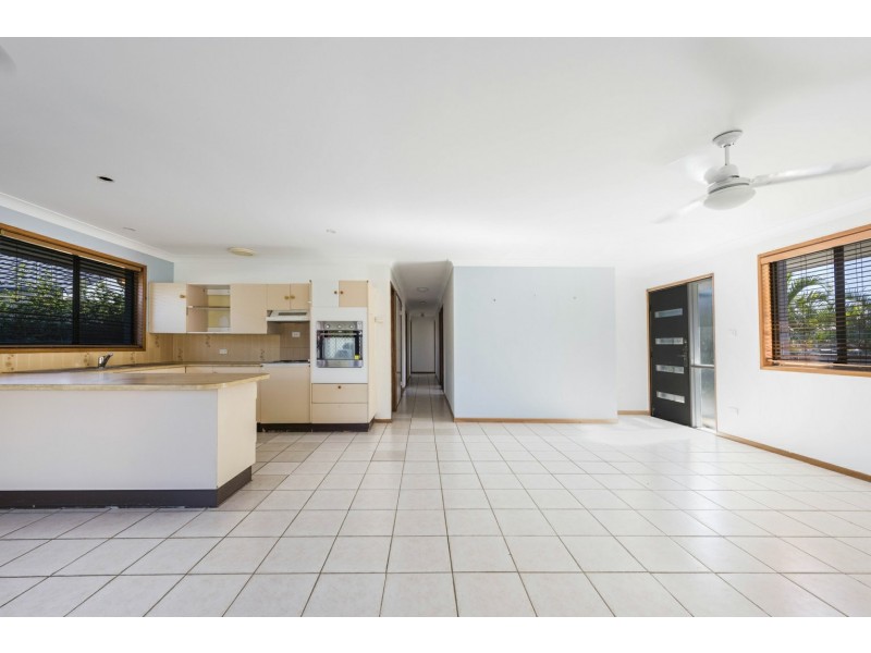 15 Ballanda Crescent, Iluka NSW 2466