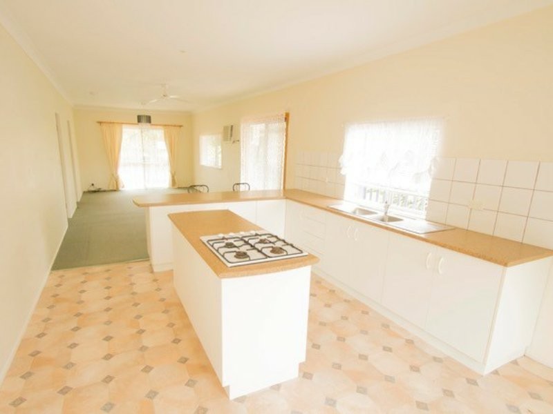 11 Loxton Avenue, Iluka NSW 2466