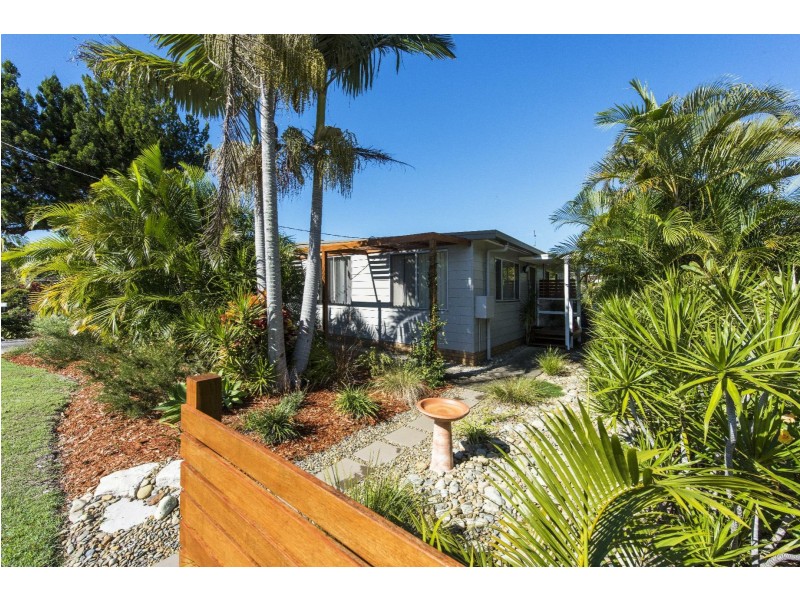 6 Loxton Avenue, Iluka NSW 2466