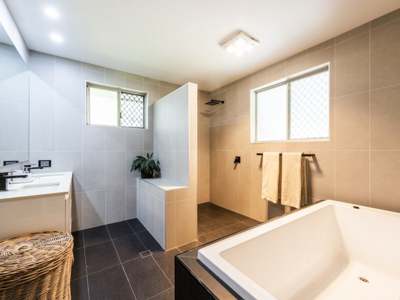 8 Binnowee Close, Iluka NSW 2466