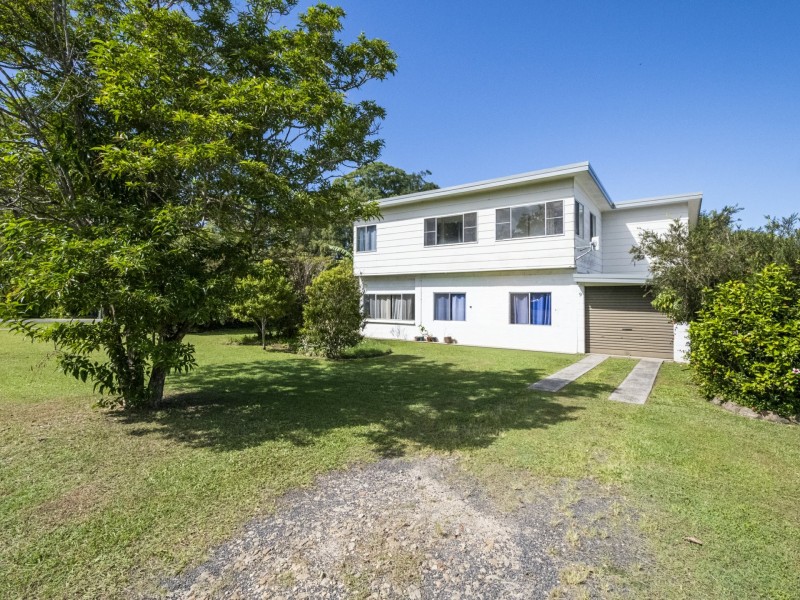 9 Wharf Street, Woombah NSW 2469