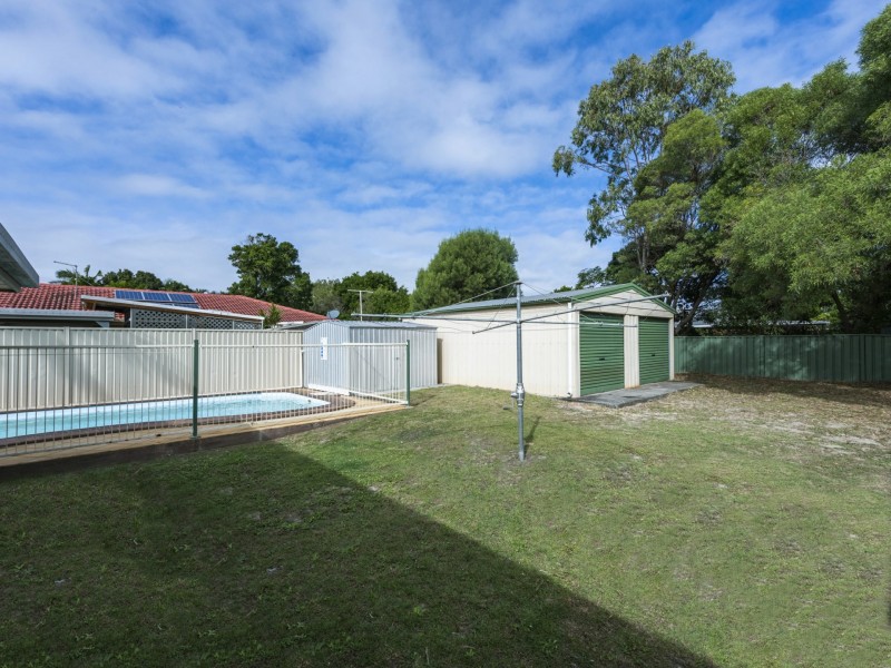 25 Ballanda Cres, Iluka NSW 2466