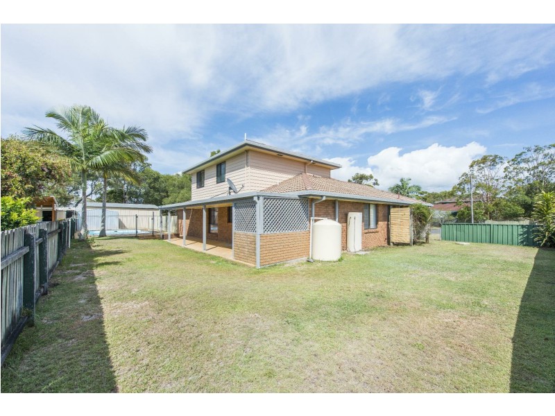 25 Ballanda Cres, Iluka NSW 2466