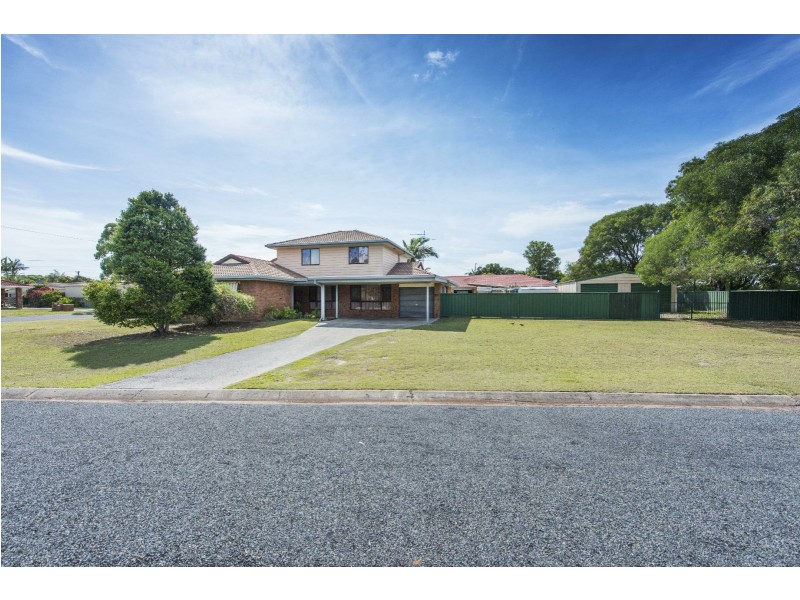 25 Ballanda Cres, Iluka NSW 2466