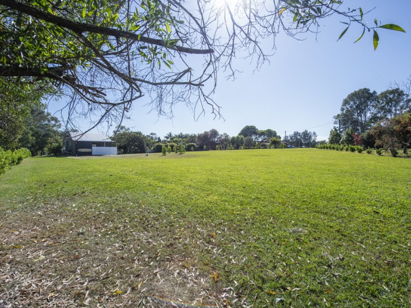 22 Waterview Crescent, Woombah NSW 2469