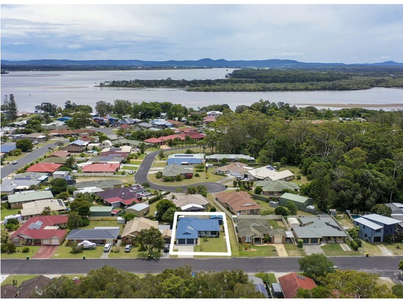 27 Sovereign Street, Iluka NSW 2466