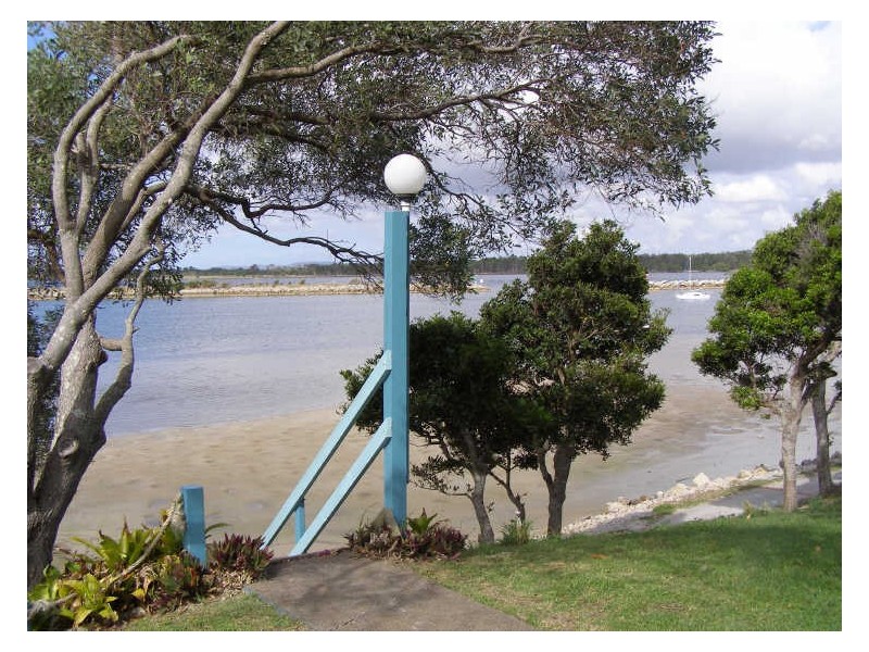 1/32 Queen Lane, Iluka NSW 2466