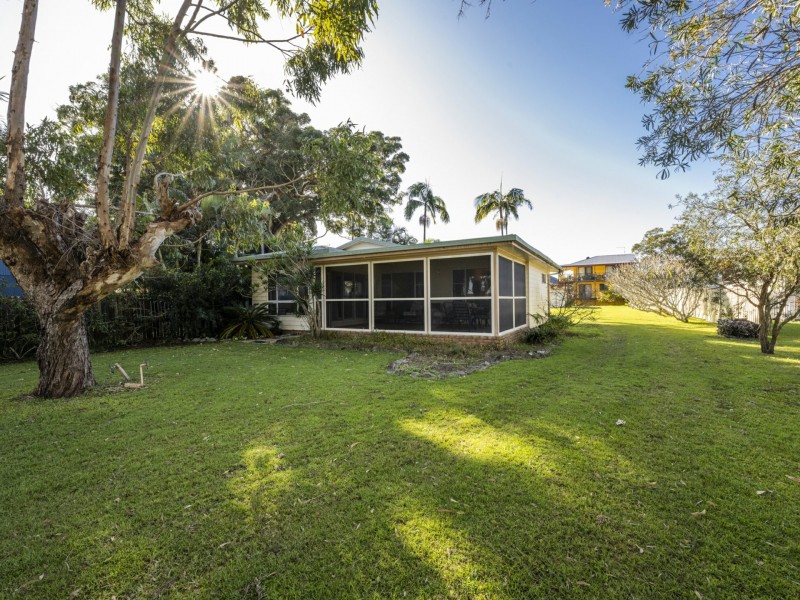 28 Marandowie Drive, Iluka NSW 2466