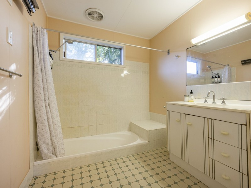 28 Marandowie Drive, Iluka NSW 2466