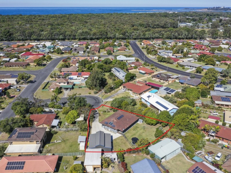 8 Binnowee Close, Iluka NSW 2466