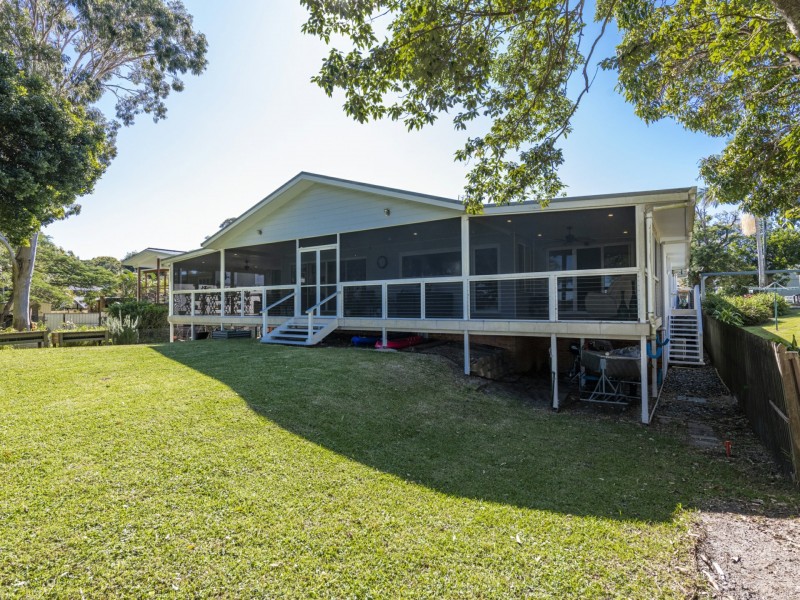 1/10 Queen Lane, Iluka NSW 2466