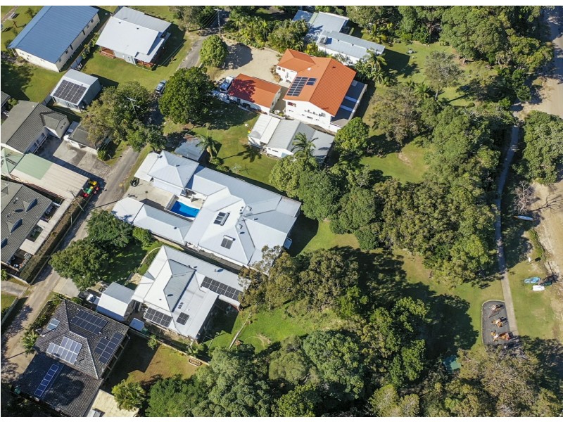 1/10 Queen Lane, Iluka NSW 2466